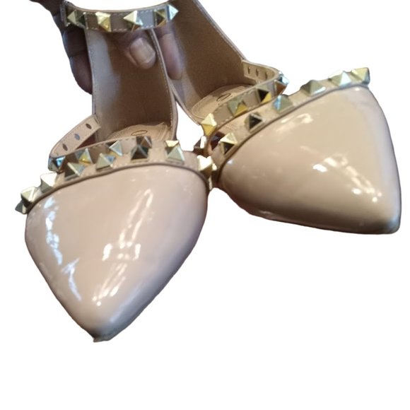 EC Olivia Ferragamo Tan Patent | Gold Studded Flats | Padded soles | Size: 5.5" - Picture 5 of 16